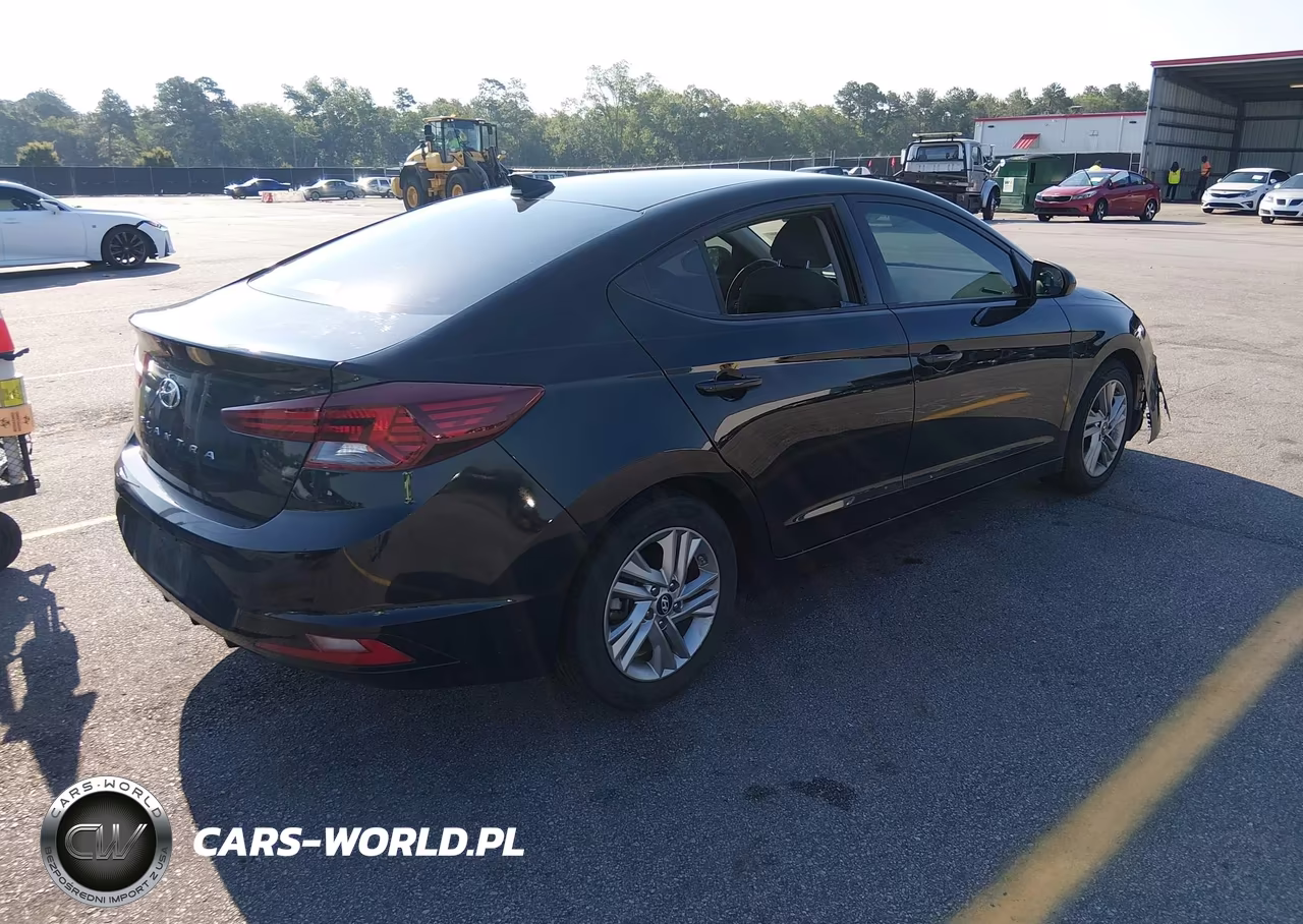 2019 Hyundai Elantra Sel VIN:5NPD84LF5KH448161 - 4