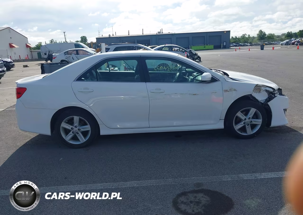 2014 Toyota Camry Se VIN:4T1BF1FK4EU332640 - 13