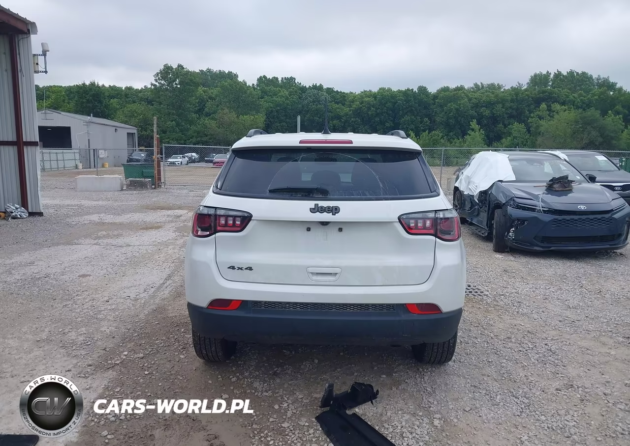 2025 Jeep Compass Latitude 4X4 VIN:3C4NJDBN0ST515315 - 17