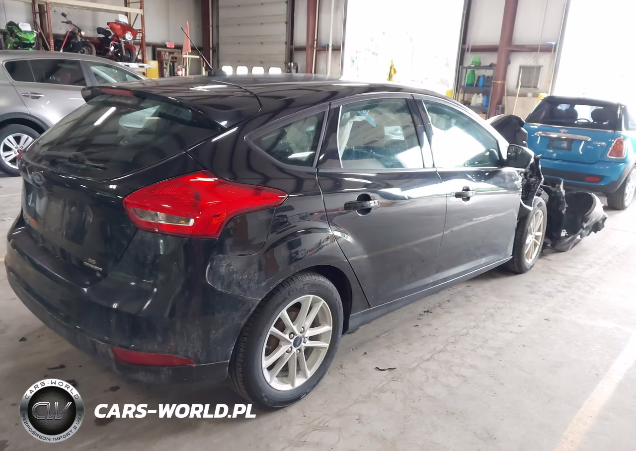 2016 Ford Focus Se VIN:1FADP3K25GL281305 - 4