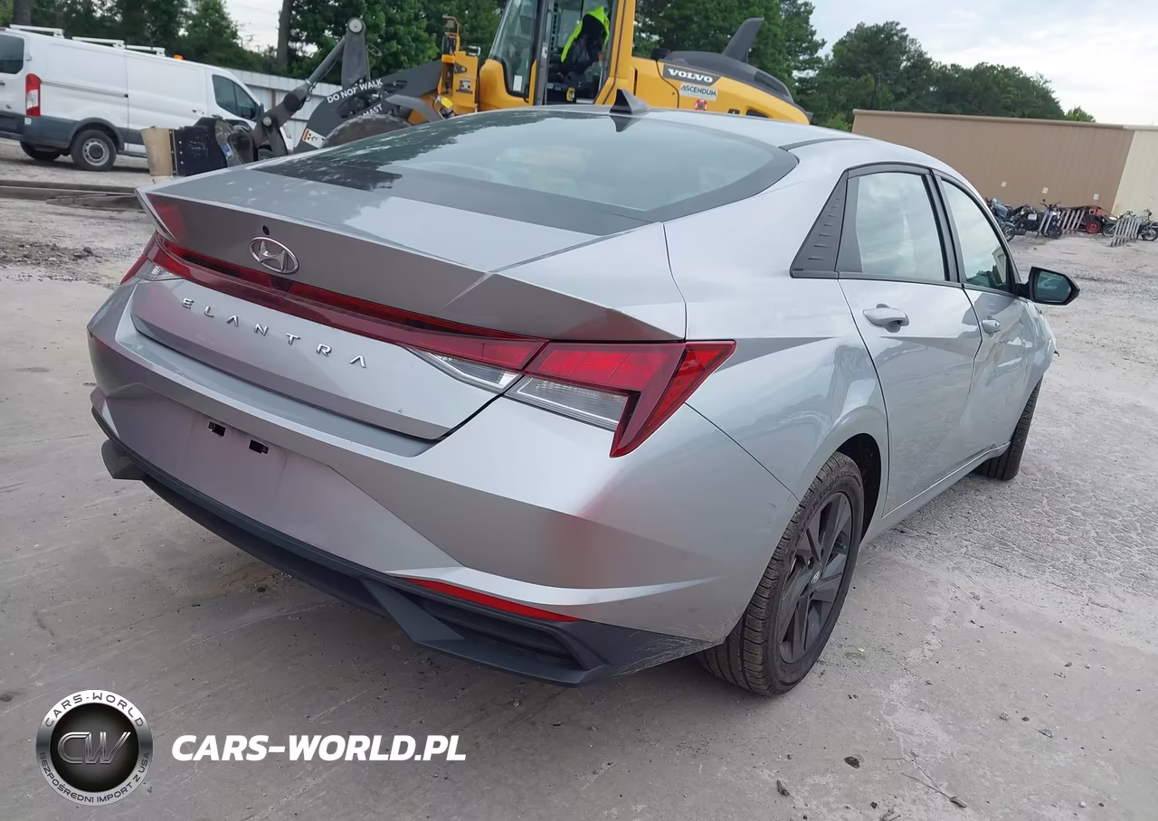 2022 Hyundai Elantra Sel VIN:5NPLS4AG5NH075409 - 4