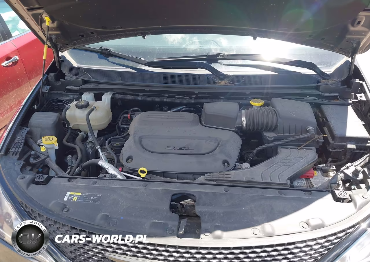 2019 Chrysler Pacifica Touring Plus VIN:2C4RC1FGXKR508011 - 10