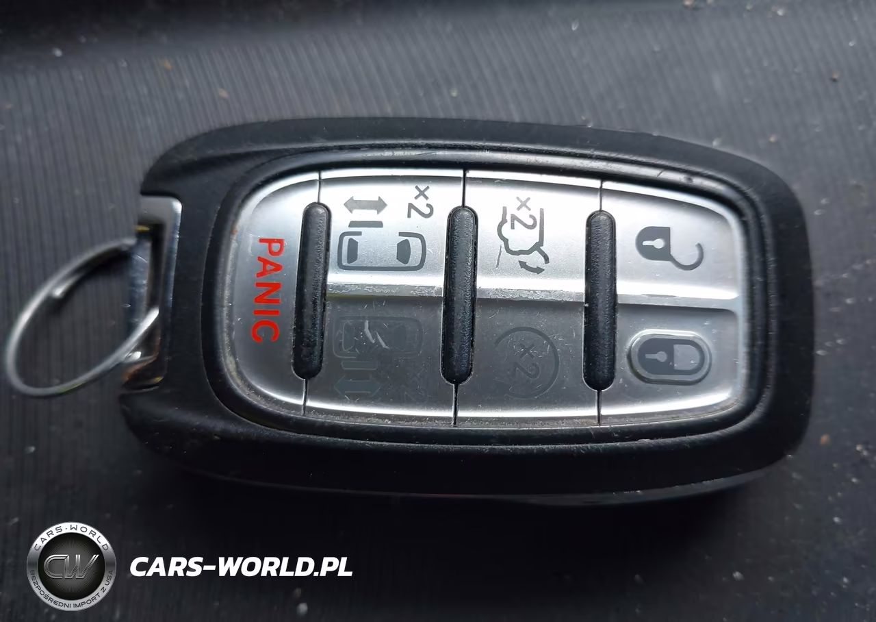 2019 Chrysler Pacifica Touring Plus VIN:2C4RC1FGXKR508011 - 11