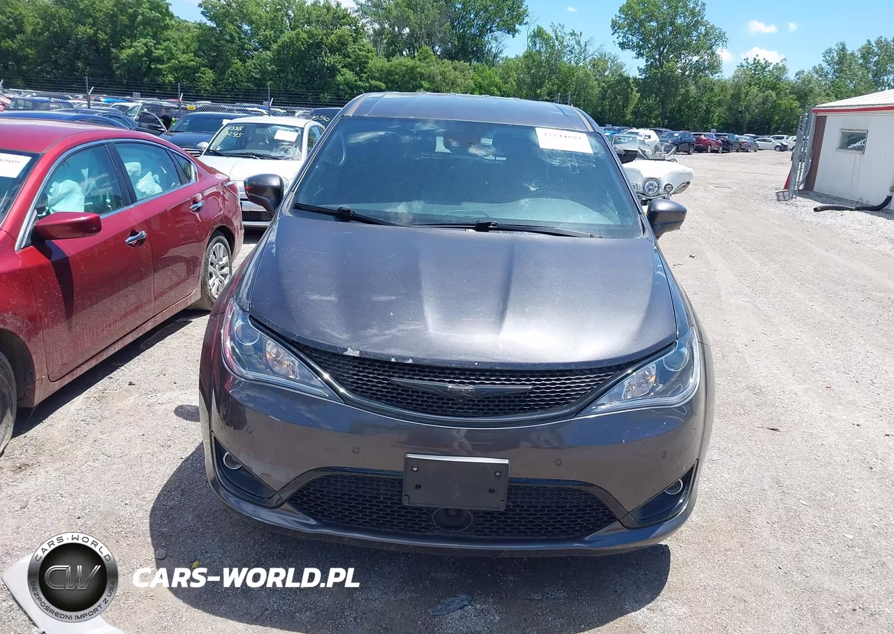 2019 Chrysler Pacifica Touring Plus VIN:2C4RC1FGXKR508011 - 12