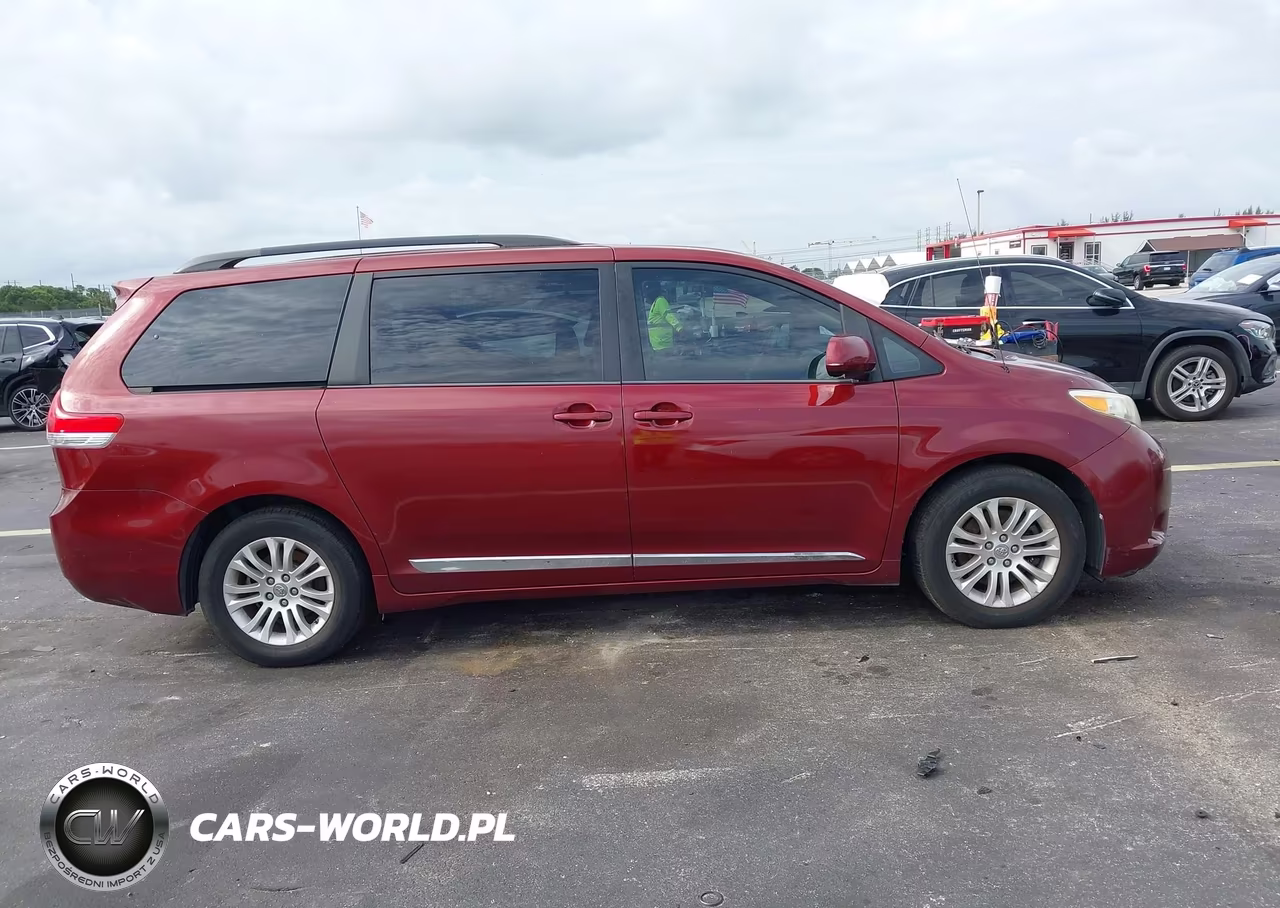 2013 Toyota Sienna Xle V6 8 Passenger VIN:5TDYK3DC8DS377259 - 14