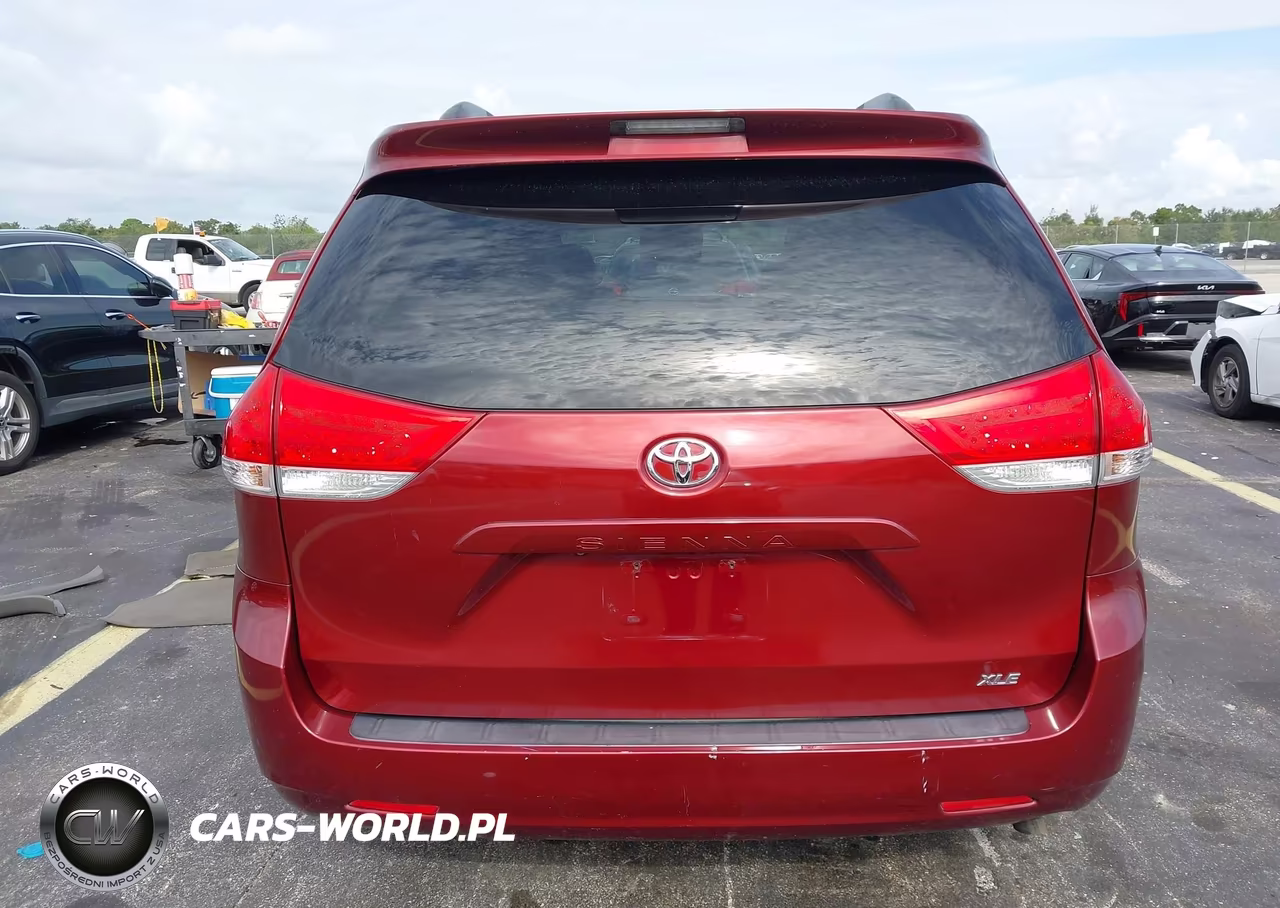 2013 Toyota Sienna Xle V6 8 Passenger VIN:5TDYK3DC8DS377259 - 17