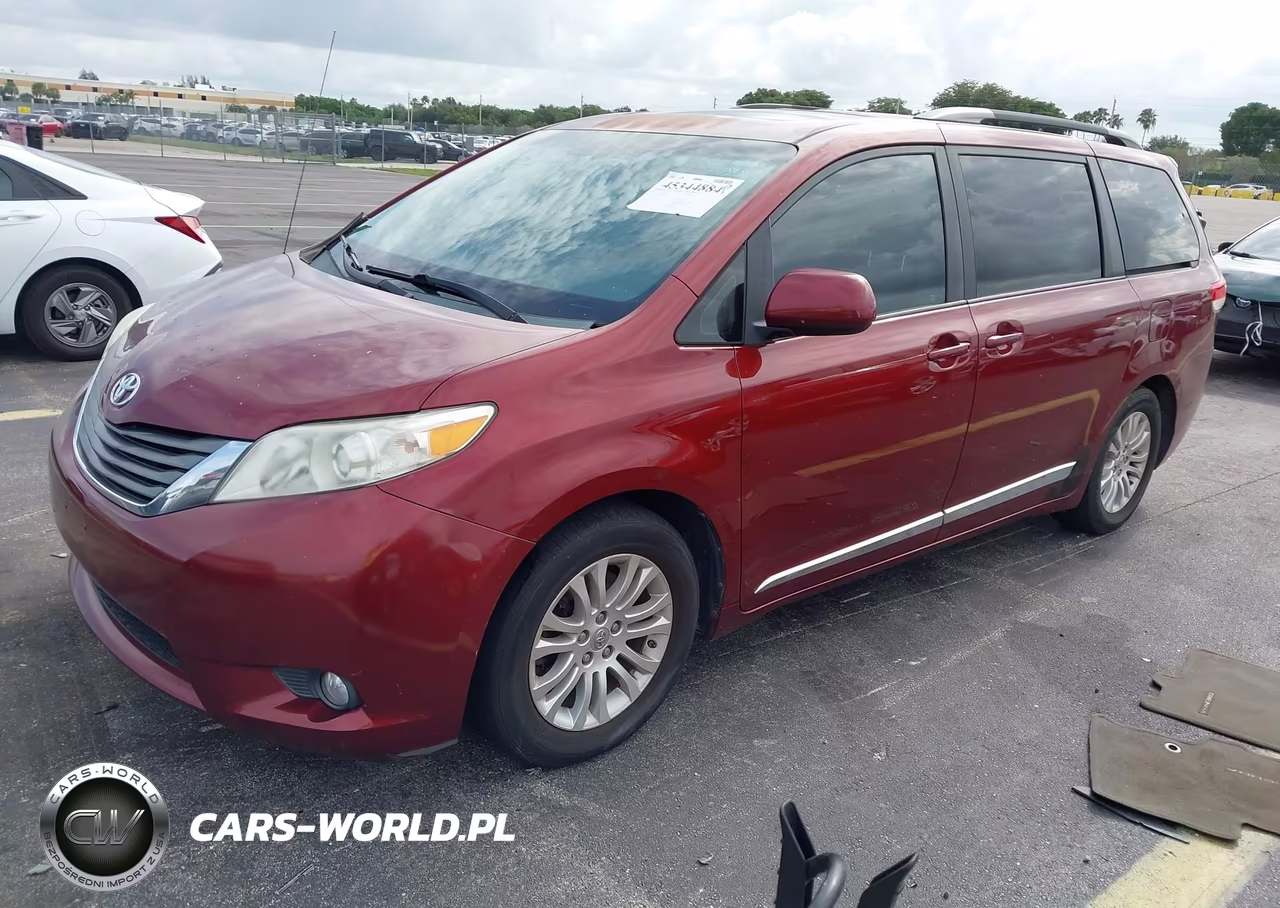 2013 Toyota Sienna Xle V6 8 Passenger VIN:5TDYK3DC8DS377259 - 2