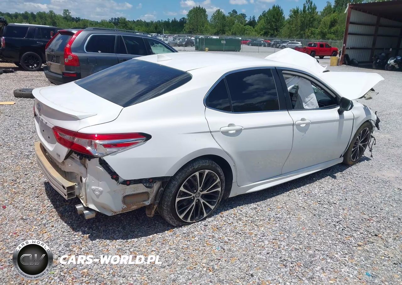 2020 Toyota Camry Se VIN:4T1G11AKXLU912354 - 4