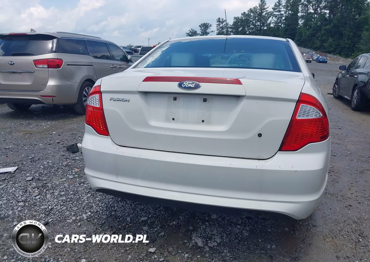 2011 Ford Fusion S VIN:3FAHP0GA3BR249740 - 16