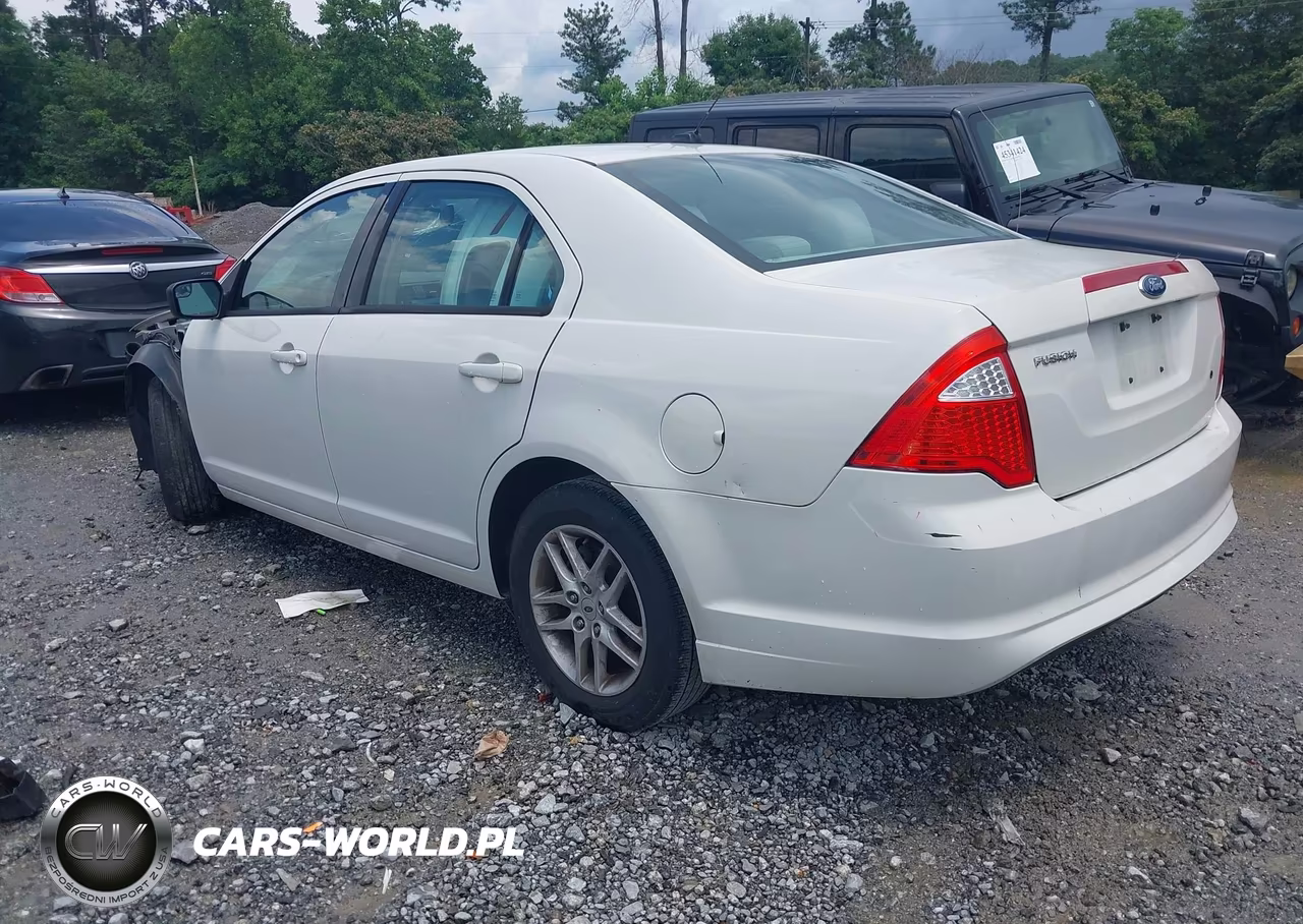 2011 Ford Fusion S VIN:3FAHP0GA3BR249740 - 3