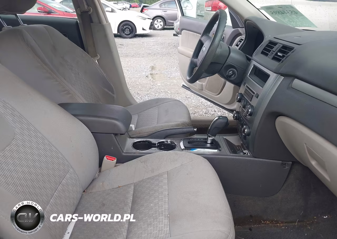 2011 Ford Fusion S VIN:3FAHP0GA3BR249740 - 5
