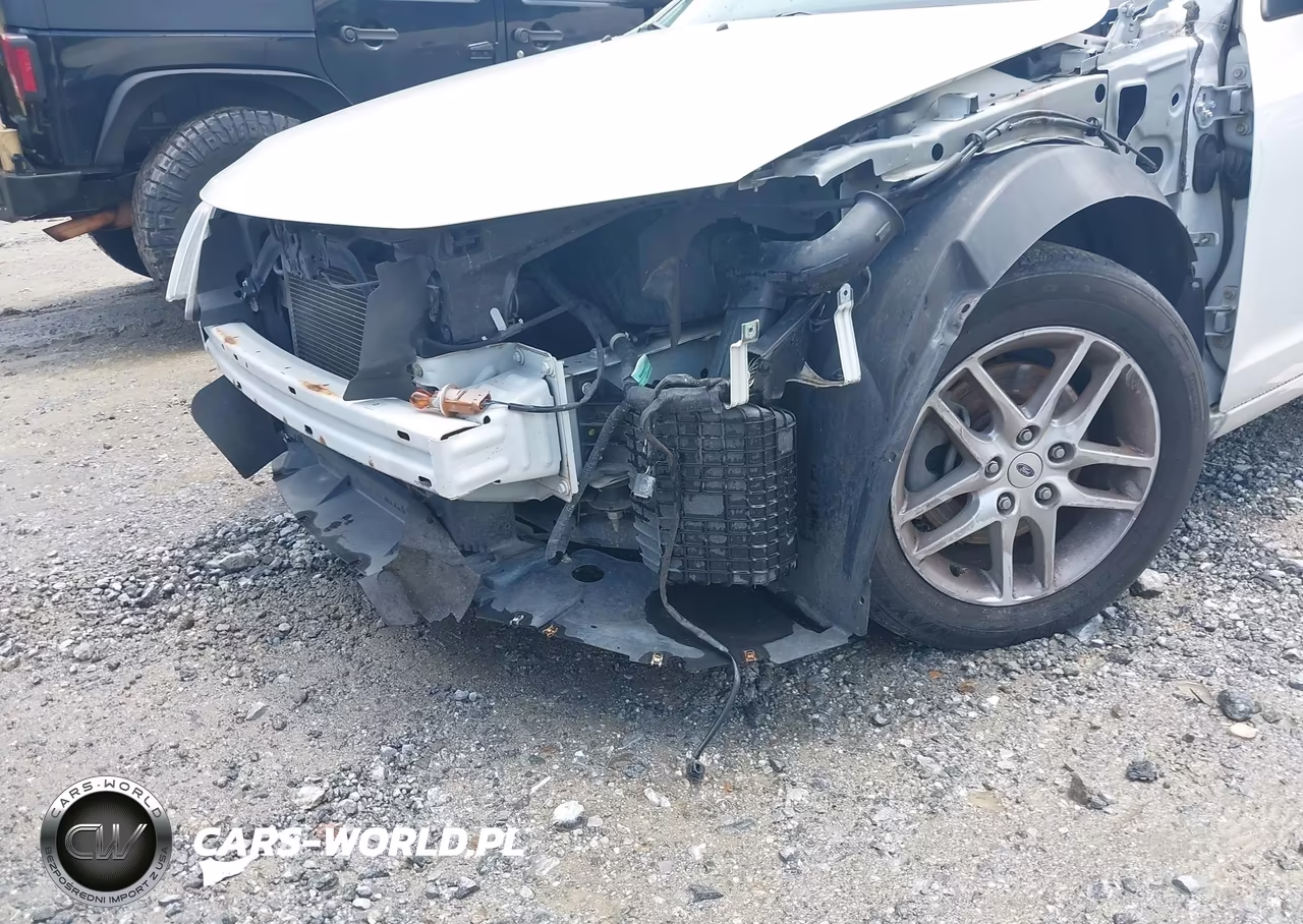 2011 Ford Fusion S VIN:3FAHP0GA3BR249740 - 6