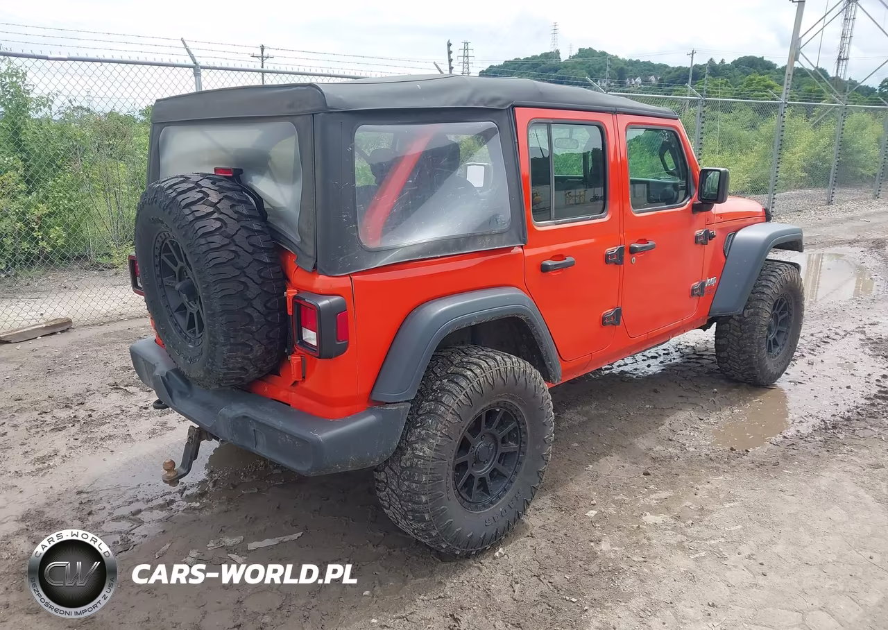 2019 Jeep Wrangler Unlimited Sport 4X4 VIN:1C4HJXDG1KW537007 - 4