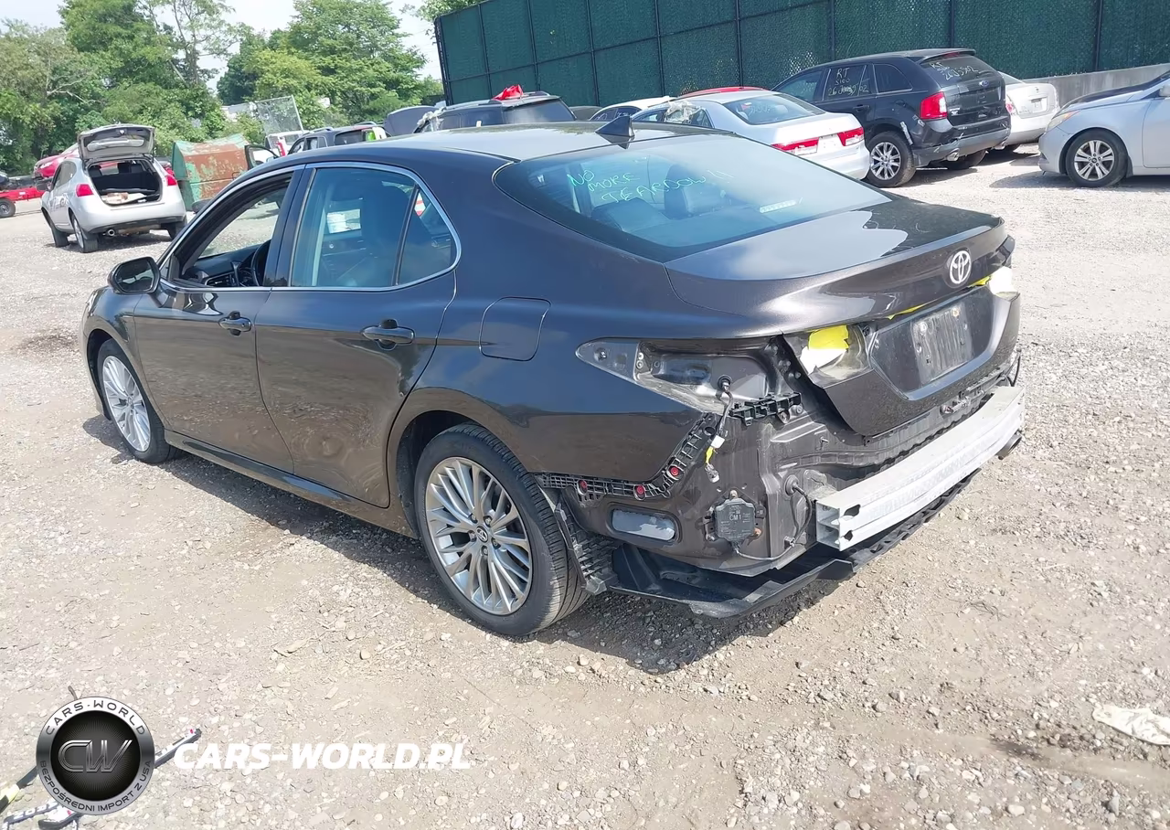 2019 Toyota Camry Xle VIN:4T1B11HK1KU725759 - 3