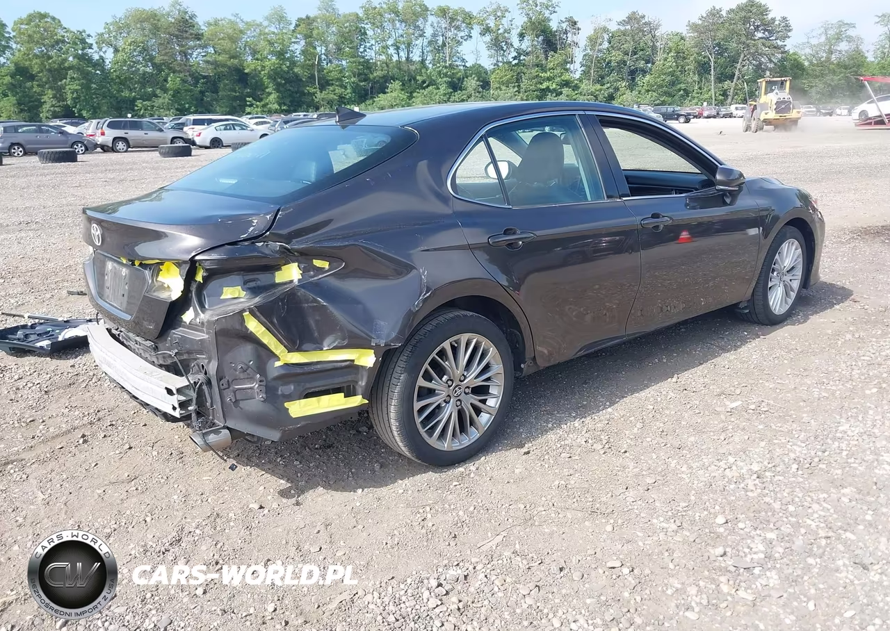 2019 Toyota Camry Xle VIN:4T1B11HK1KU725759 - 4