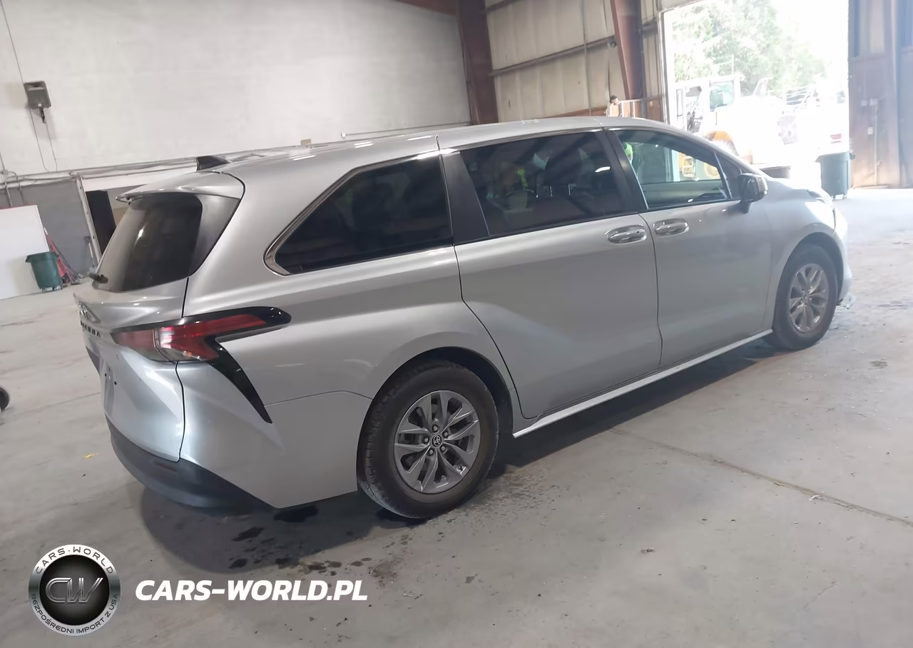 2022 Toyota Sienna Le VIN:5TDKSKFC1NS066044 - 4