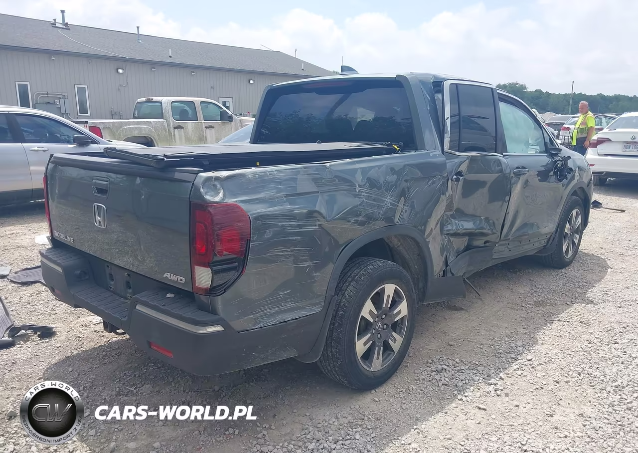 2017 Honda Ridgeline Rtl-T VIN:5FPYK3F63HB016093 - 4