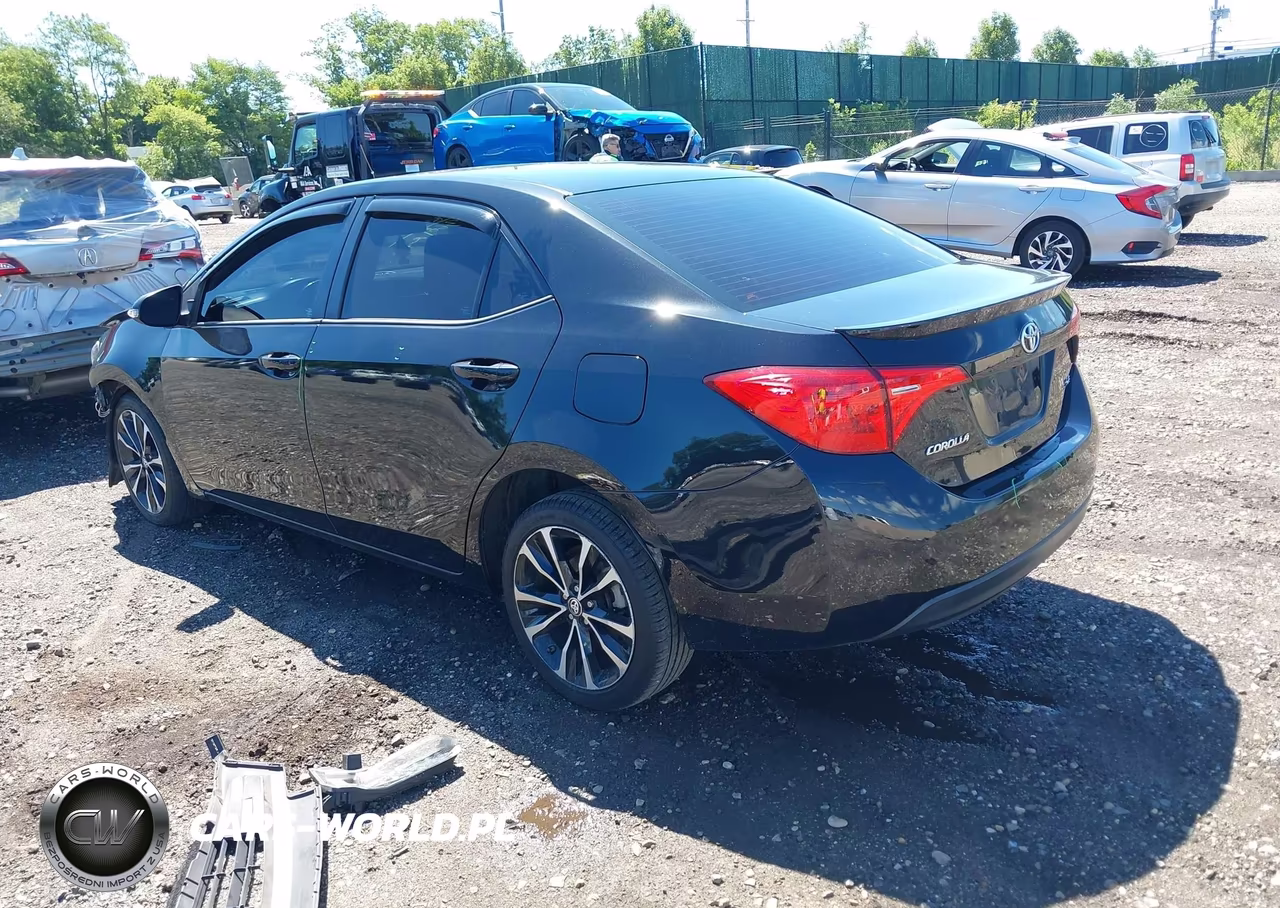 2017 Toyota Corolla Se VIN:2T1BURHE2HC951786 - 3
