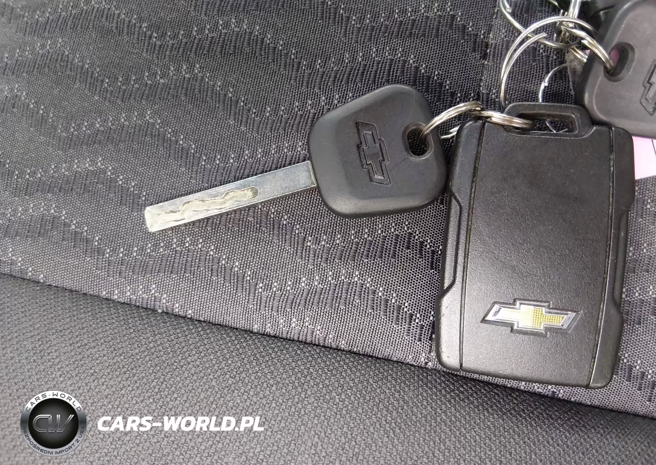 2018 Chevrolet Suburban Ls VIN:1GNSKGEC6JR339882 - 11