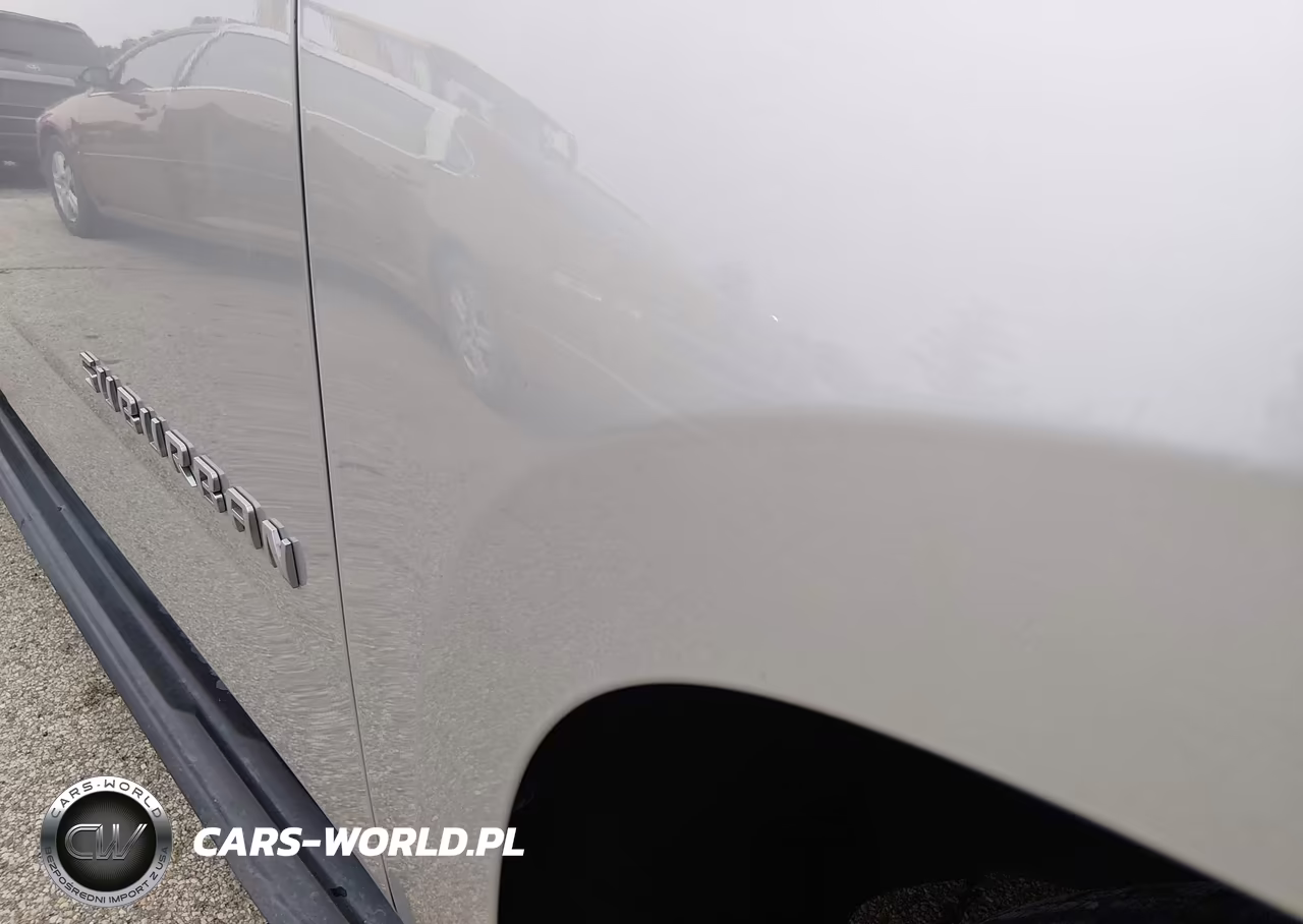 2018 Chevrolet Suburban Ls VIN:1GNSKGEC6JR339882 - 13