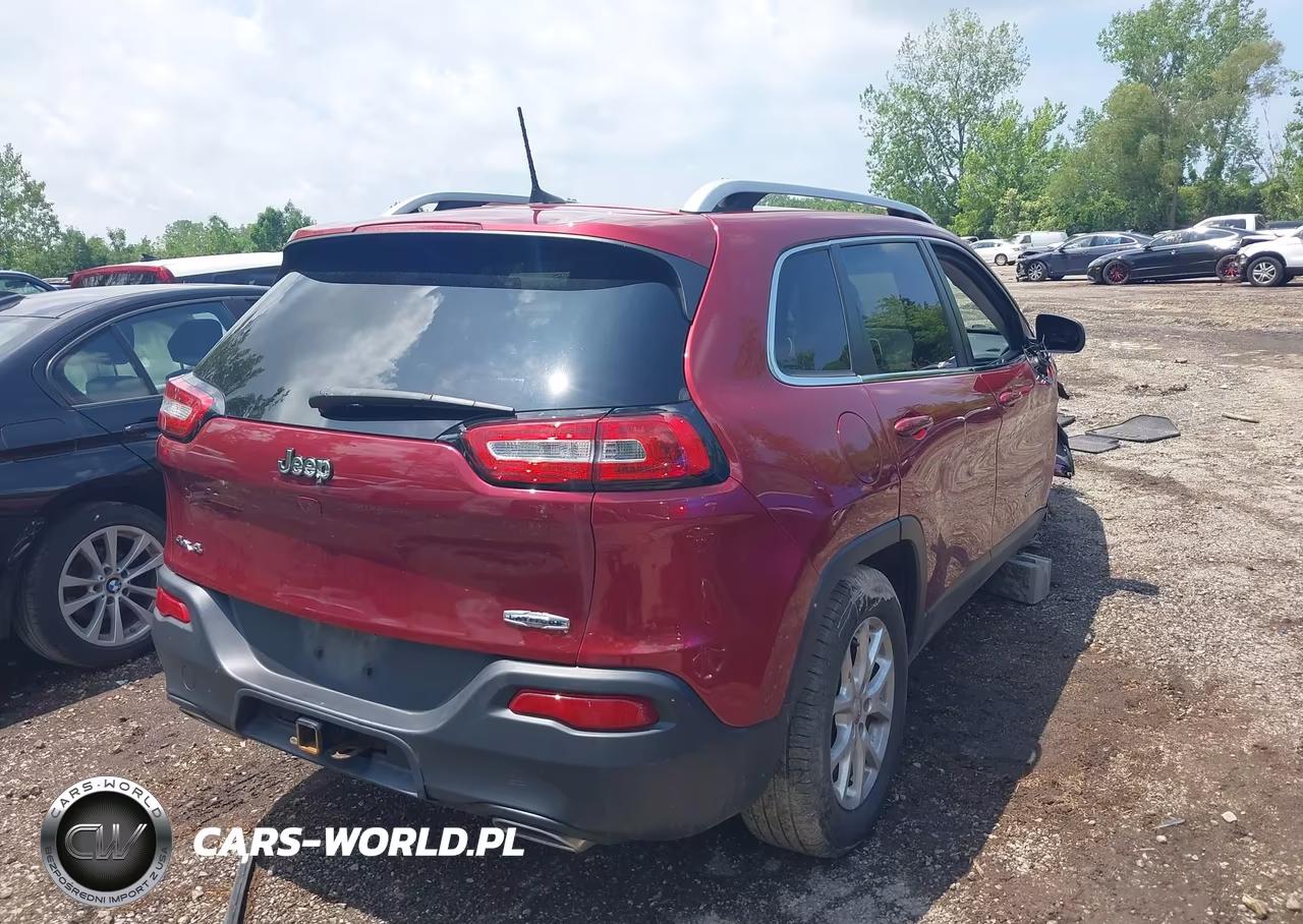 2016 Jeep Cherokee Latitude VIN:1C4PJMCS4GW148661 - 4