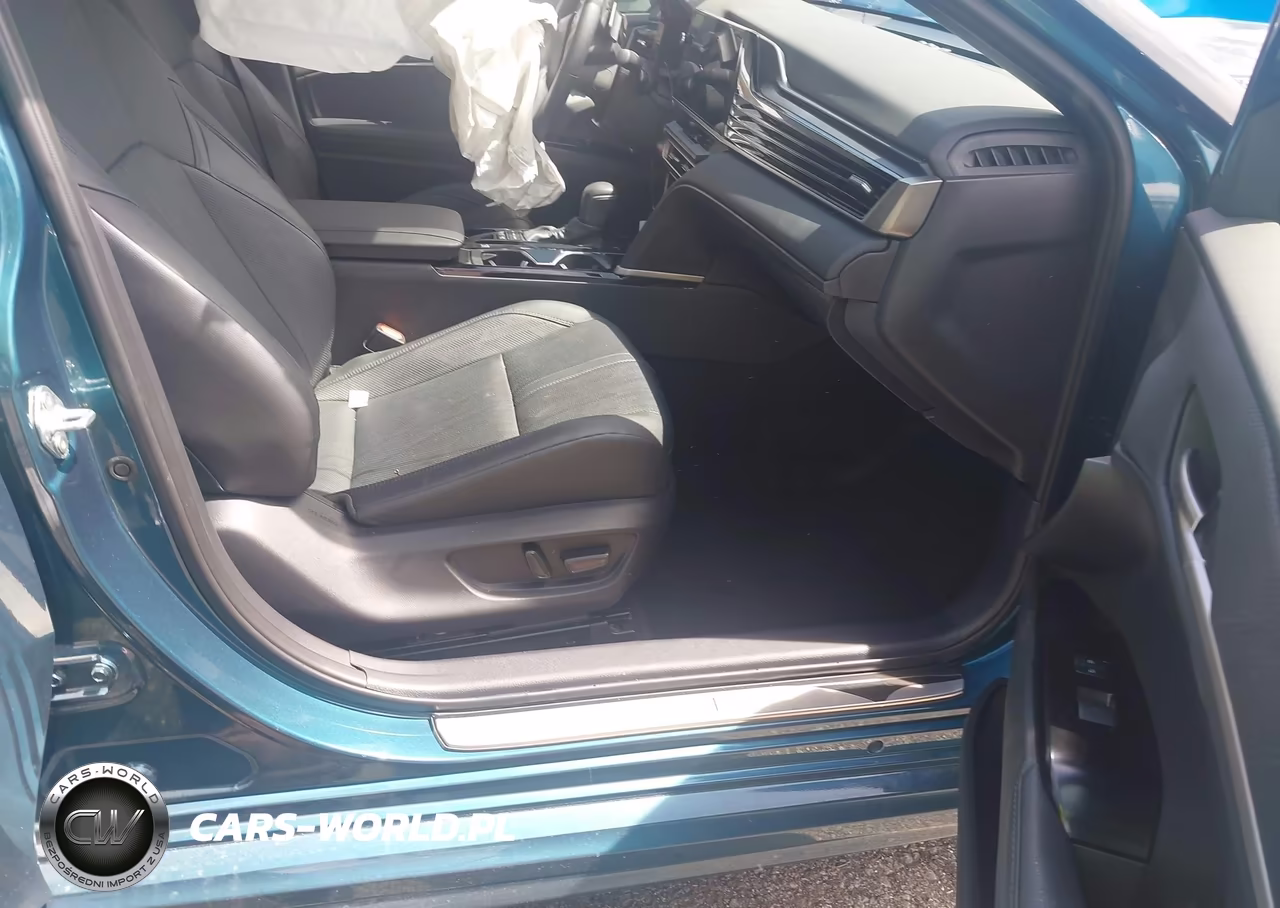 2025 Toyota Camry Xse VIN:4T1DAACK9SU073425 - 5