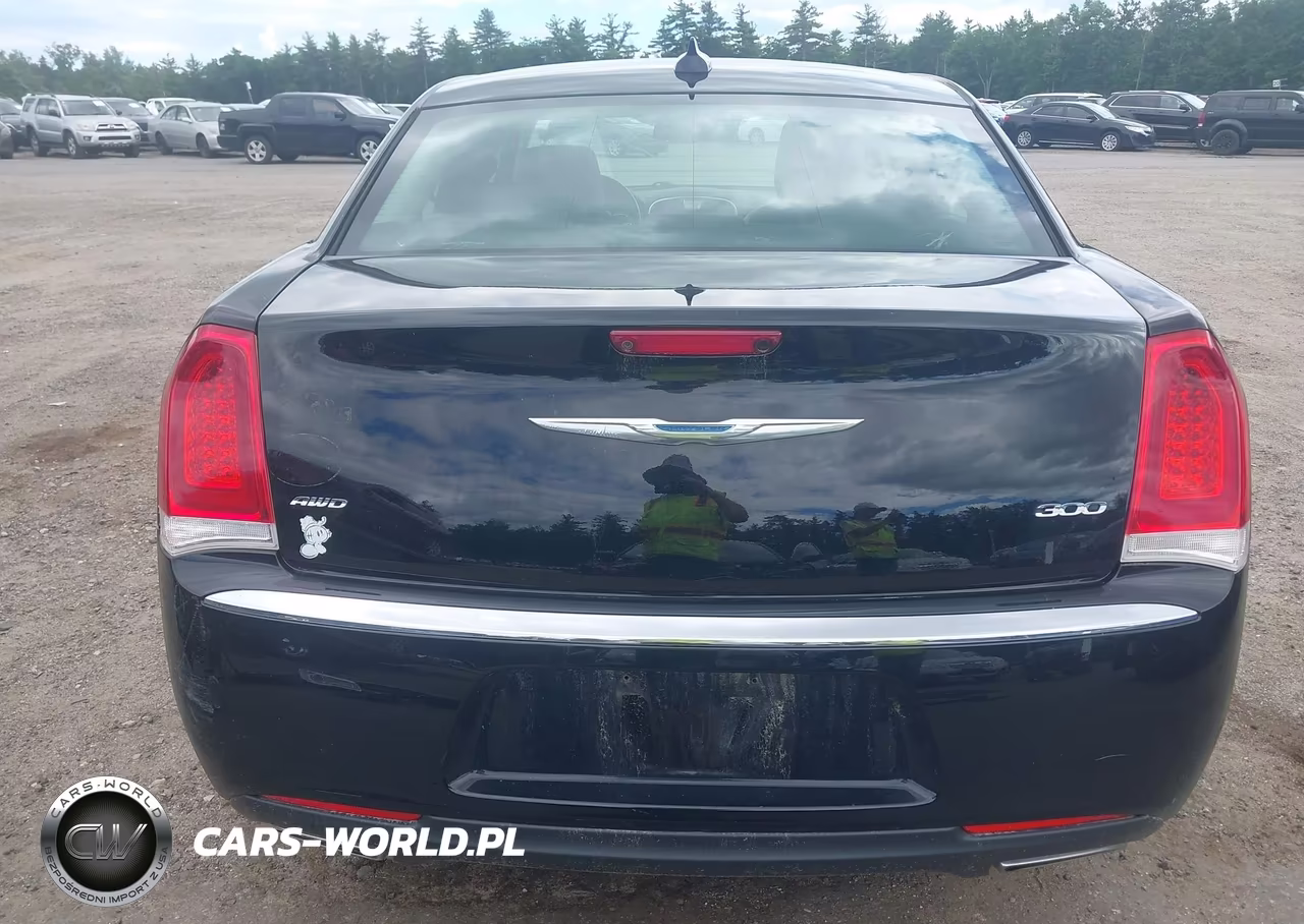 2016 Chrysler 300 Limited VIN:2C3CCARG1GH344196 - 17