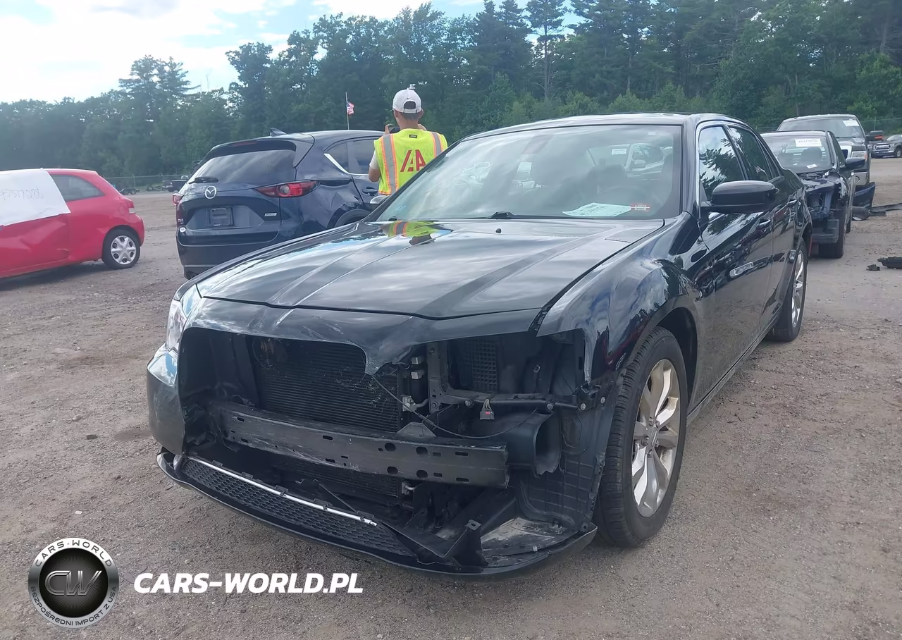2016 Chrysler 300 Limited VIN:2C3CCARG1GH344196 - 6