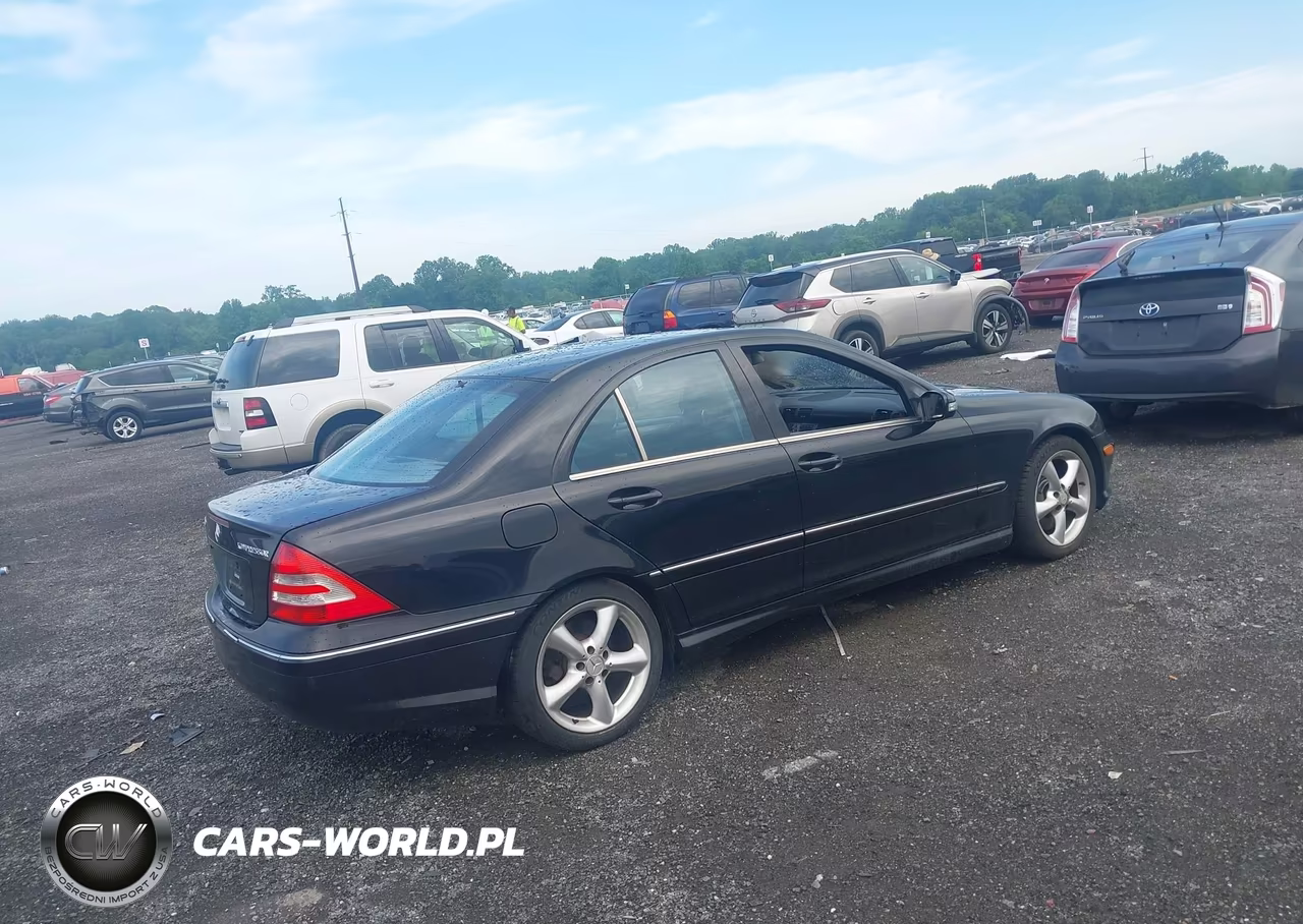 2005 Mercedes-Benz C 230 Kompressor Sport VIN:WDBRF40JX5F616412 - 4