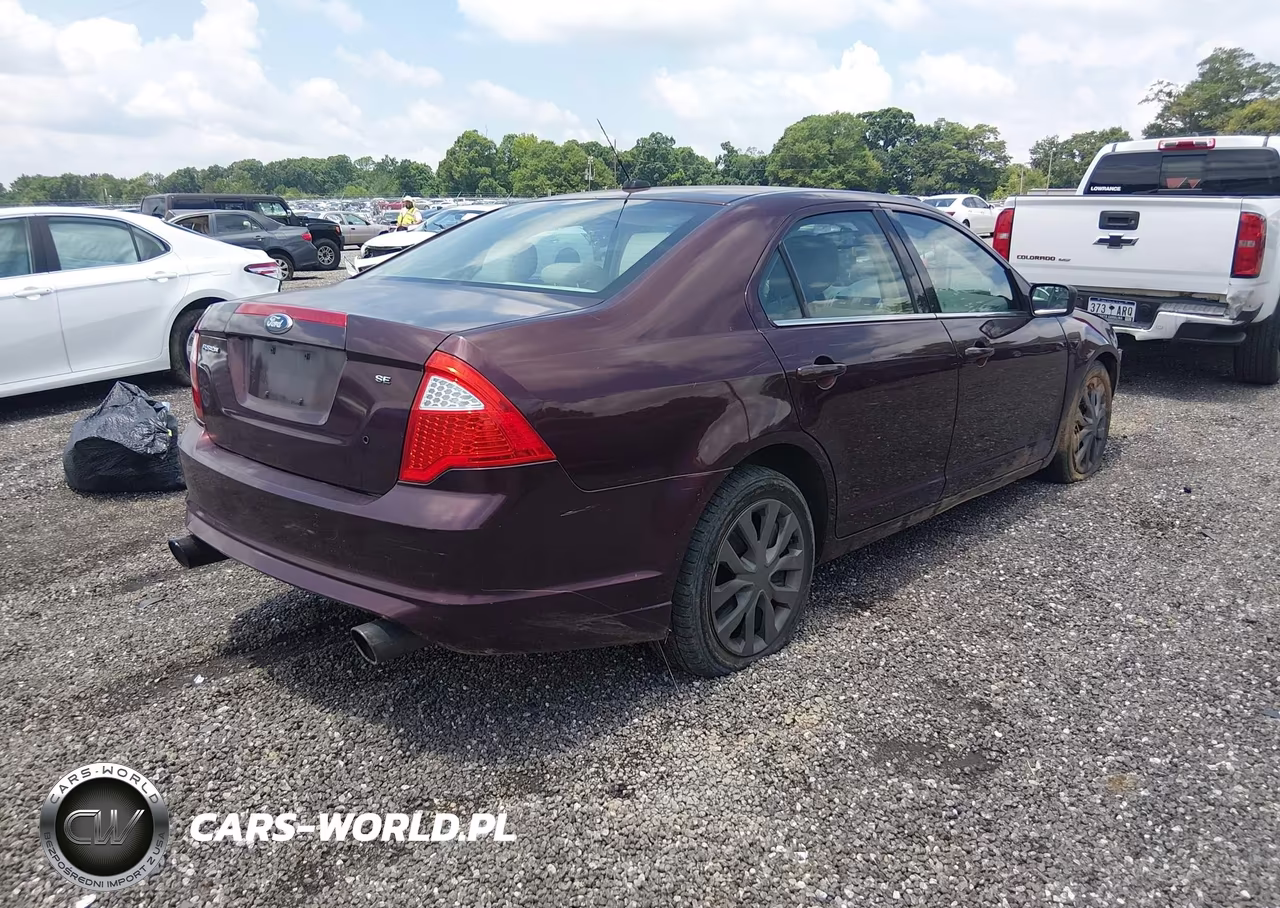 2011 Ford Fusion Se VIN:3FAHP0HA3BR283918 - 4