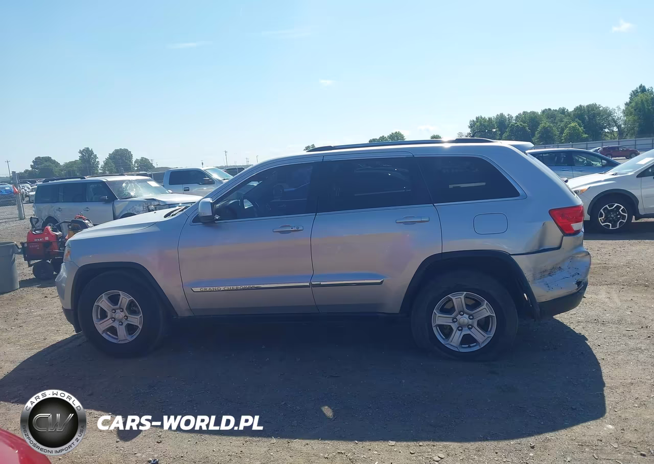 2011 Jeep Grand Cherokee Laredo VIN:1J4RR4GG1BC546101 - 14