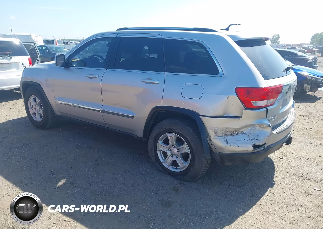 2011 Jeep Grand Cherokee Laredo VIN:1J4RR4GG1BC546101 - 3
