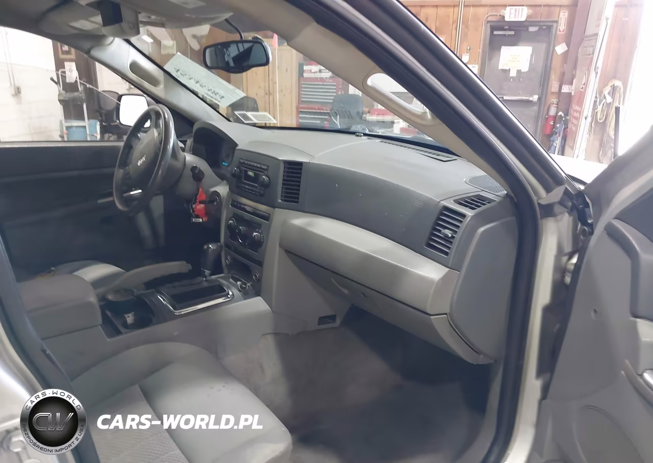 2005 Jeep Grand Cherokee Laredo-Columbia-Freedom VIN:1J4GR48K15C627680 - 5