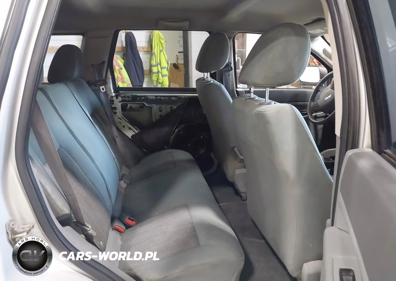 2005 Jeep Grand Cherokee Laredo-Columbia-Freedom VIN:1J4GR48K15C627680 - 8