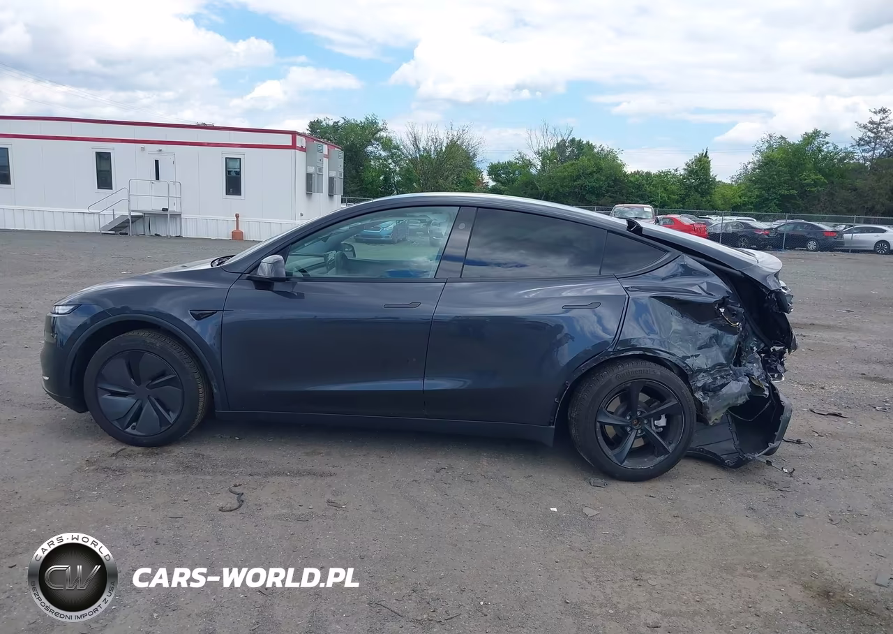 2026 Tesla Model Y Premium Rear-Wheel Drive-Rear-Wheel Drive VIN:7SAYGDED2TF396037 - 13