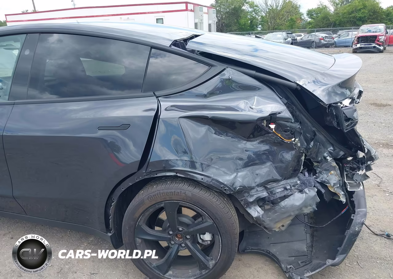 2026 Tesla Model Y Premium Rear-Wheel Drive-Rear-Wheel Drive VIN:7SAYGDED2TF396037 - 6