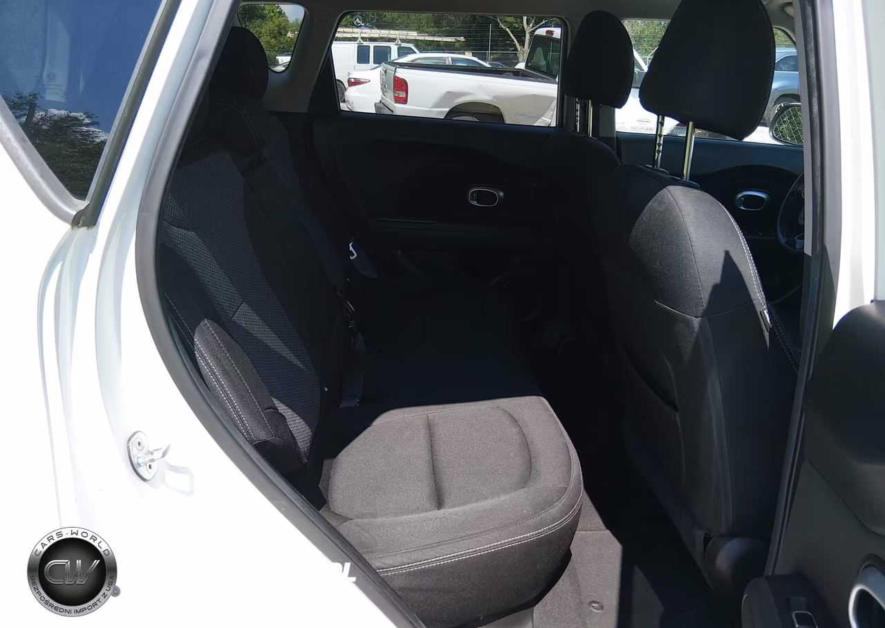 2018 Kia Soul + VIN:KNDJP3A52J7902606 - 8
