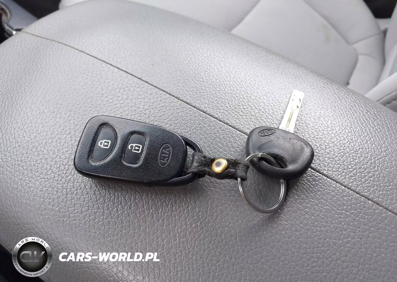 2011 Kia Sorento Lx VIN:5XYKT4A18BG085987 - 11