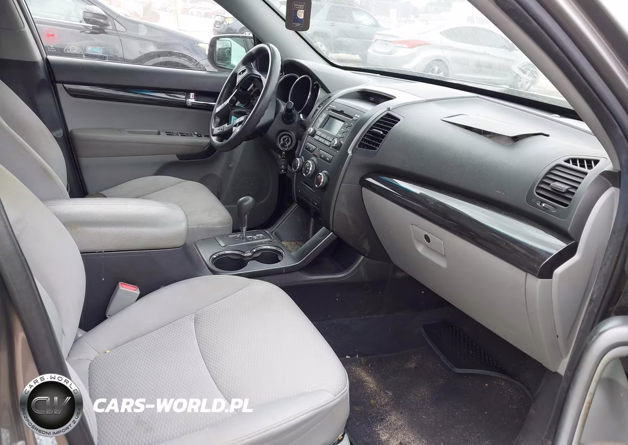 2011 Kia Sorento Lx VIN:5XYKT4A18BG085987 - 5