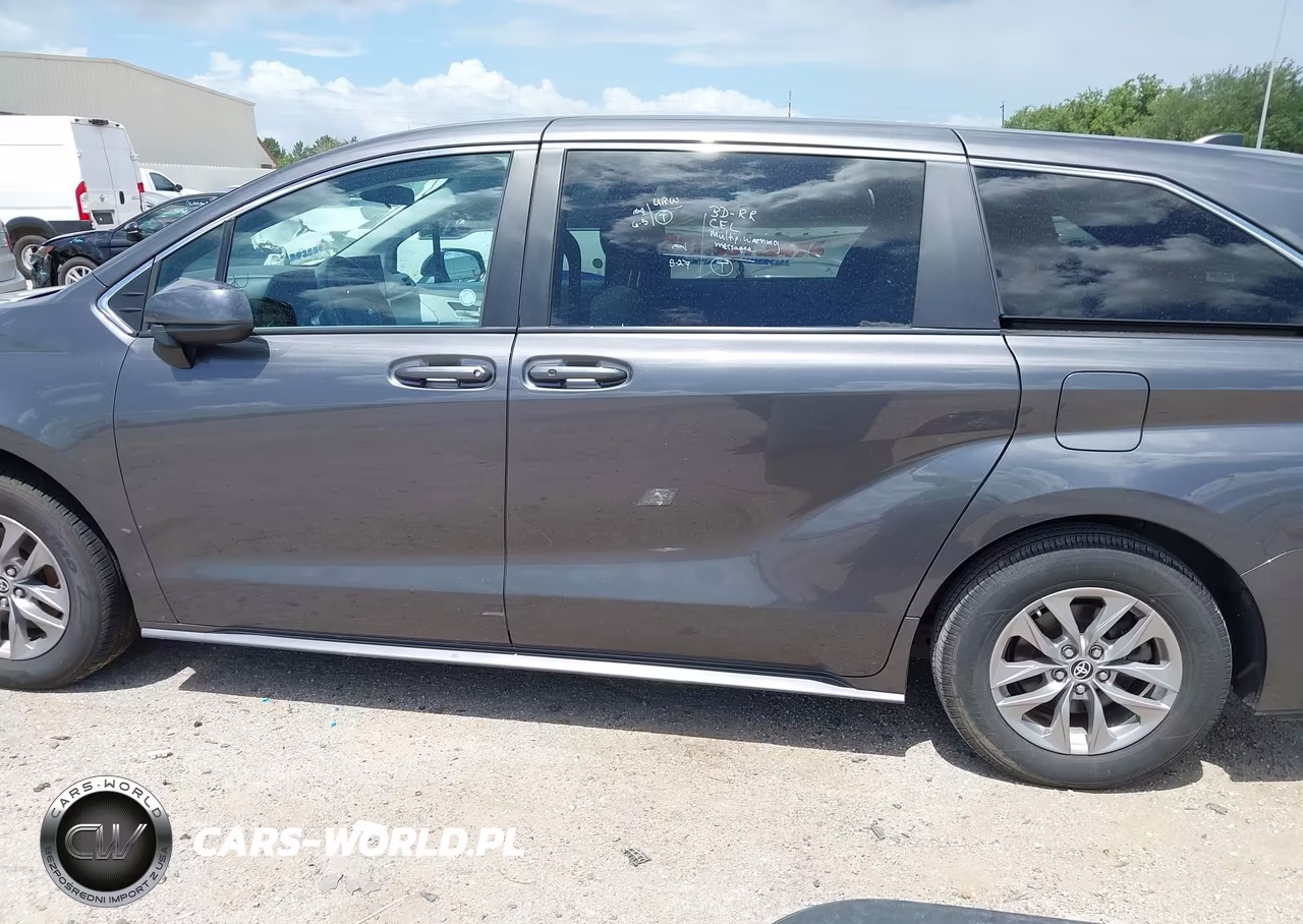 2025 Toyota Sienna Le VIN:5TDKRKEC6SS225214 - 14
