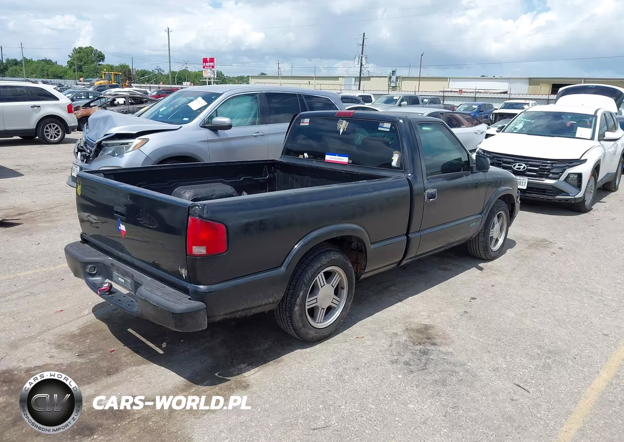 1998 Chevrolet S-10 Fleetside VIN:1GCCS1445W8246904 - 4