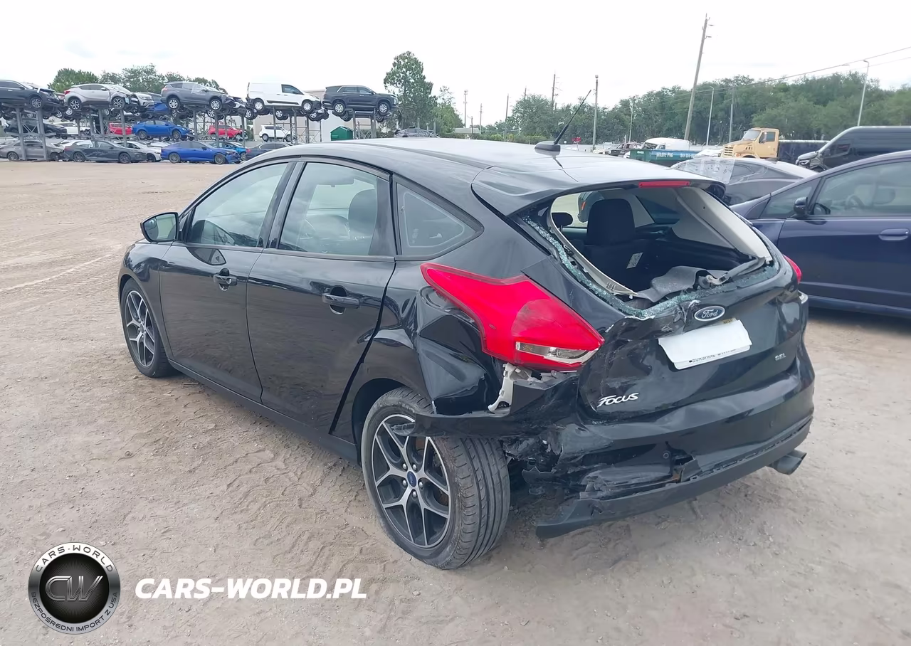 2017 Ford Focus Sel VIN:1FADP3M23HL307947 - 3