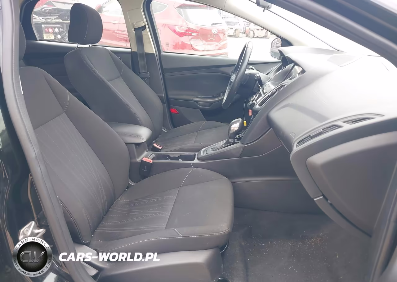 2017 Ford Focus Sel VIN:1FADP3M23HL307947 - 5