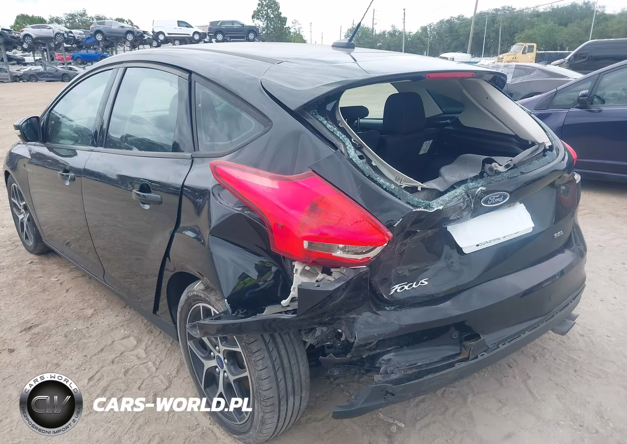 2017 Ford Focus Sel VIN:1FADP3M23HL307947 - 6