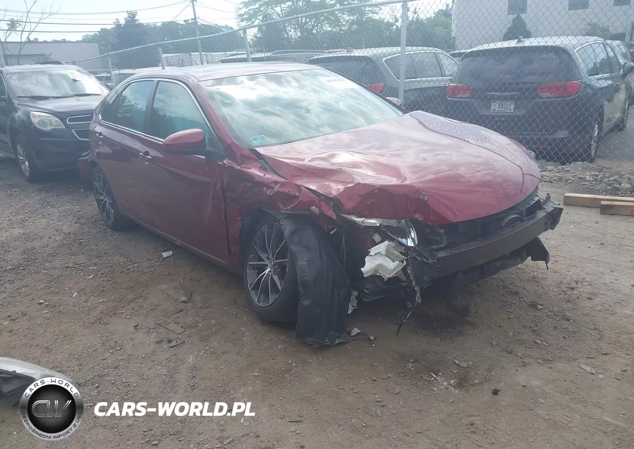 2015 Toyota Camry Xse – zdjęcie 1 z 18