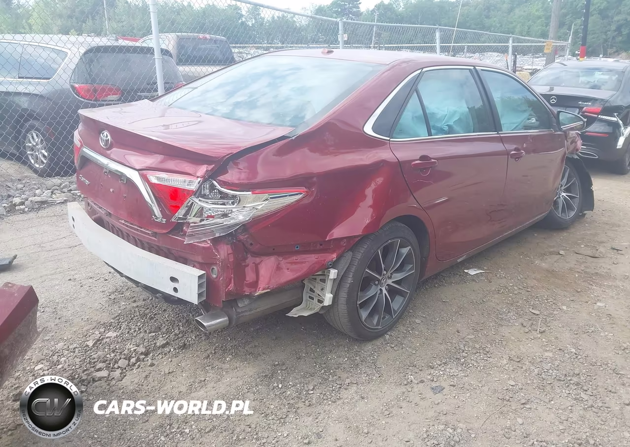 2015 Toyota Camry Xse VIN:4T1BF1FK0FU876490 - 4