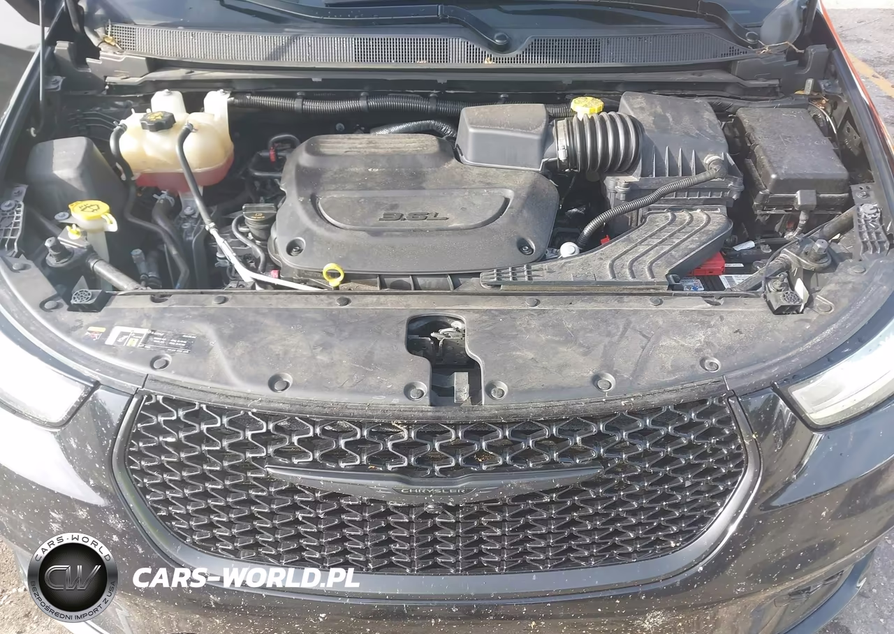 2023 Chrysler Pacifica Touring L VIN:2C4RC1BG8PR507906 - 10