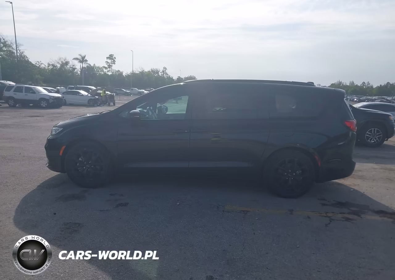 2023 Chrysler Pacifica Touring L VIN:2C4RC1BG8PR507906 - 14