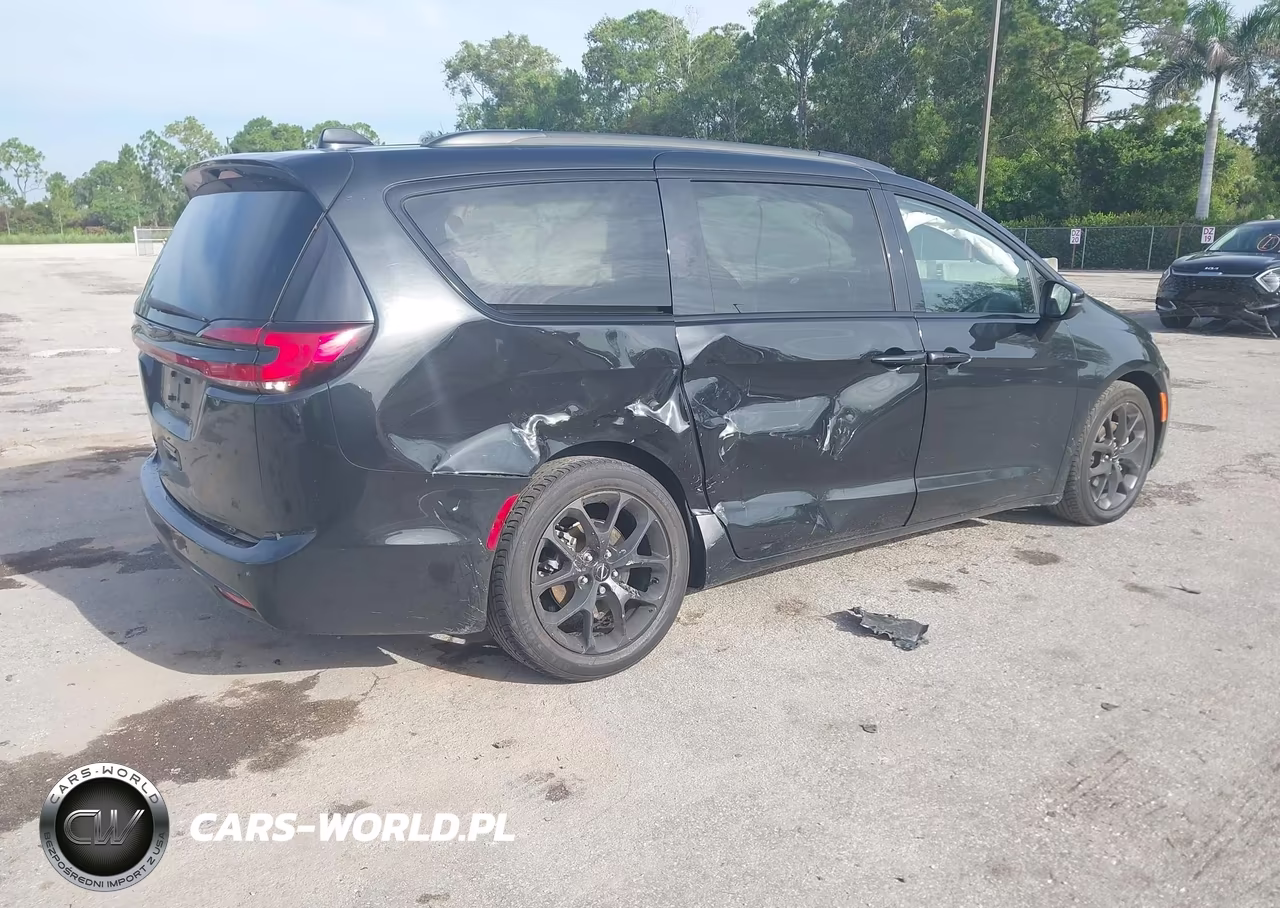 2023 Chrysler Pacifica Touring L VIN:2C4RC1BG8PR507906 - 4