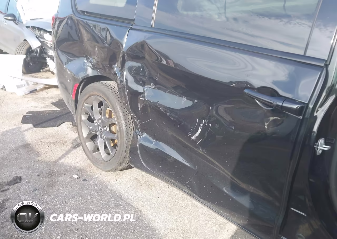 2023 Chrysler Pacifica Touring L VIN:2C4RC1BG8PR507906 - 6
